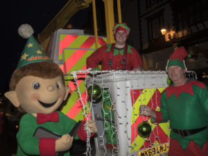Chester Elves helping prepare the city centre